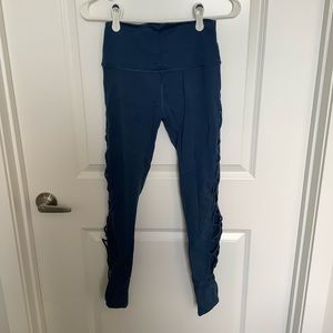 alo high waisted interlace leggings